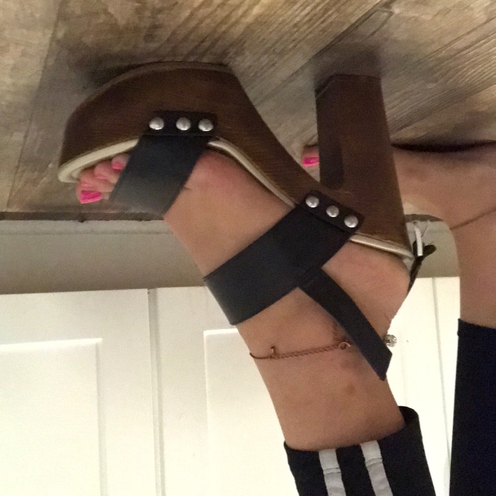 Heels size 8 - Picture 2 of 3